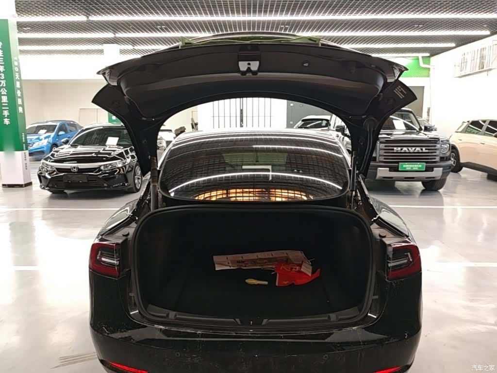 Tesla Model 3, 2023 19