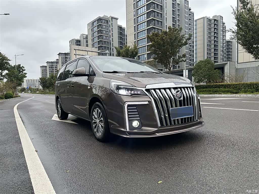 Buick GL8, 2022 3