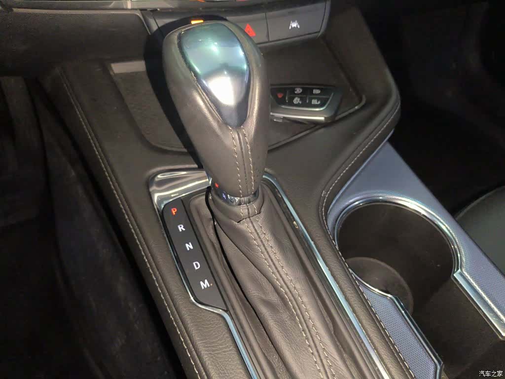 Cadillac CT4, 2023 14