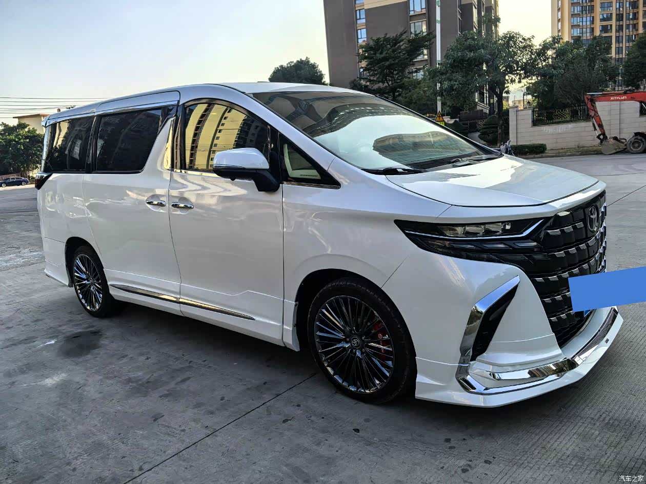 Toyota Alphard, 2013 3
