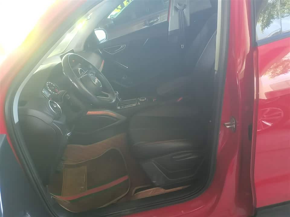 Audi Q2L