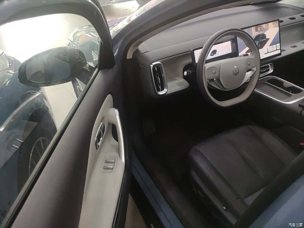 Leapmotor B01, 2025 16