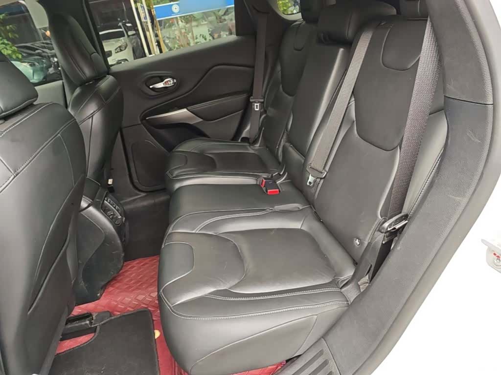 Jeep Cherokee, 2019 17