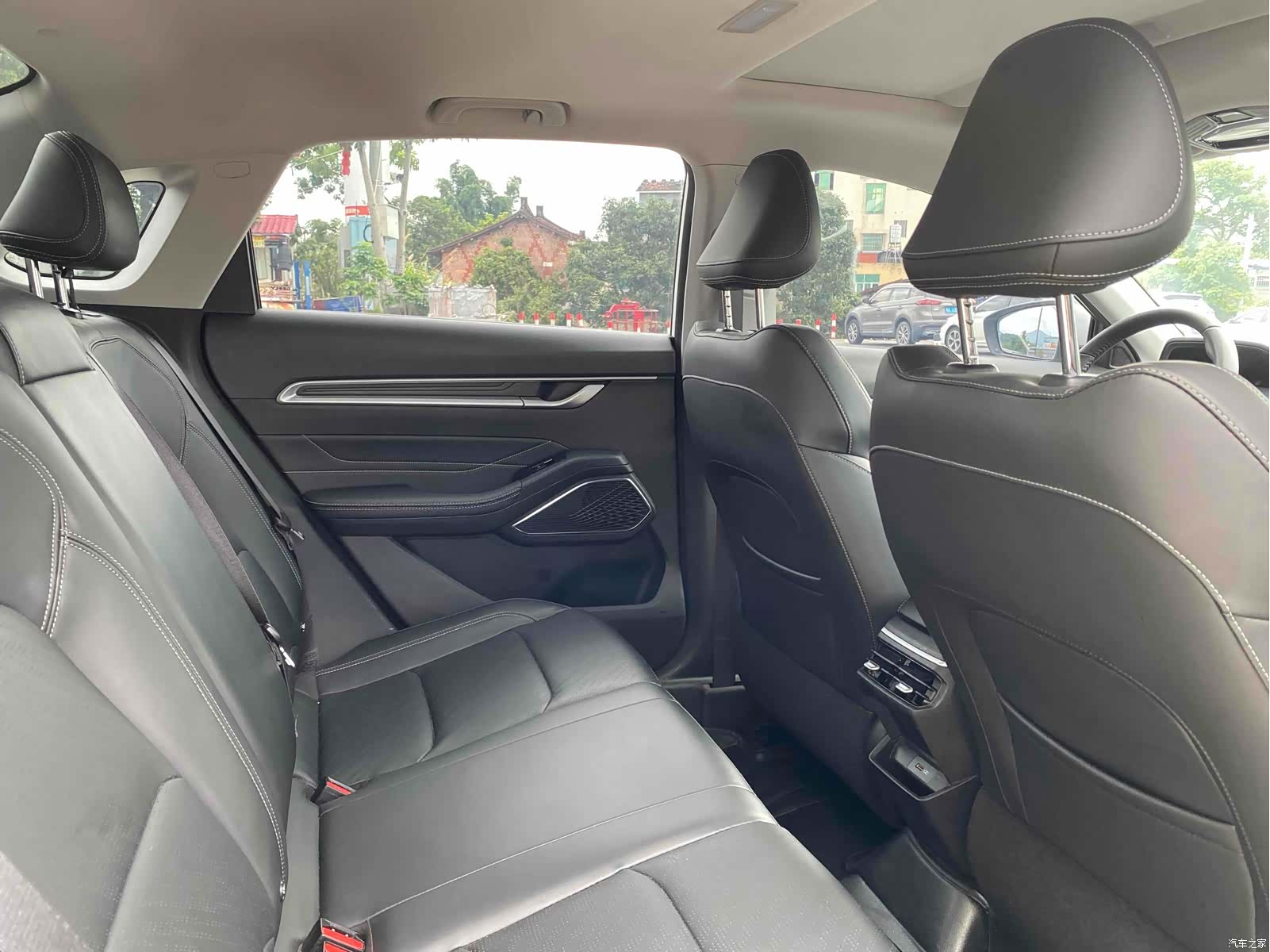 Geely Emgrand, 2022 6