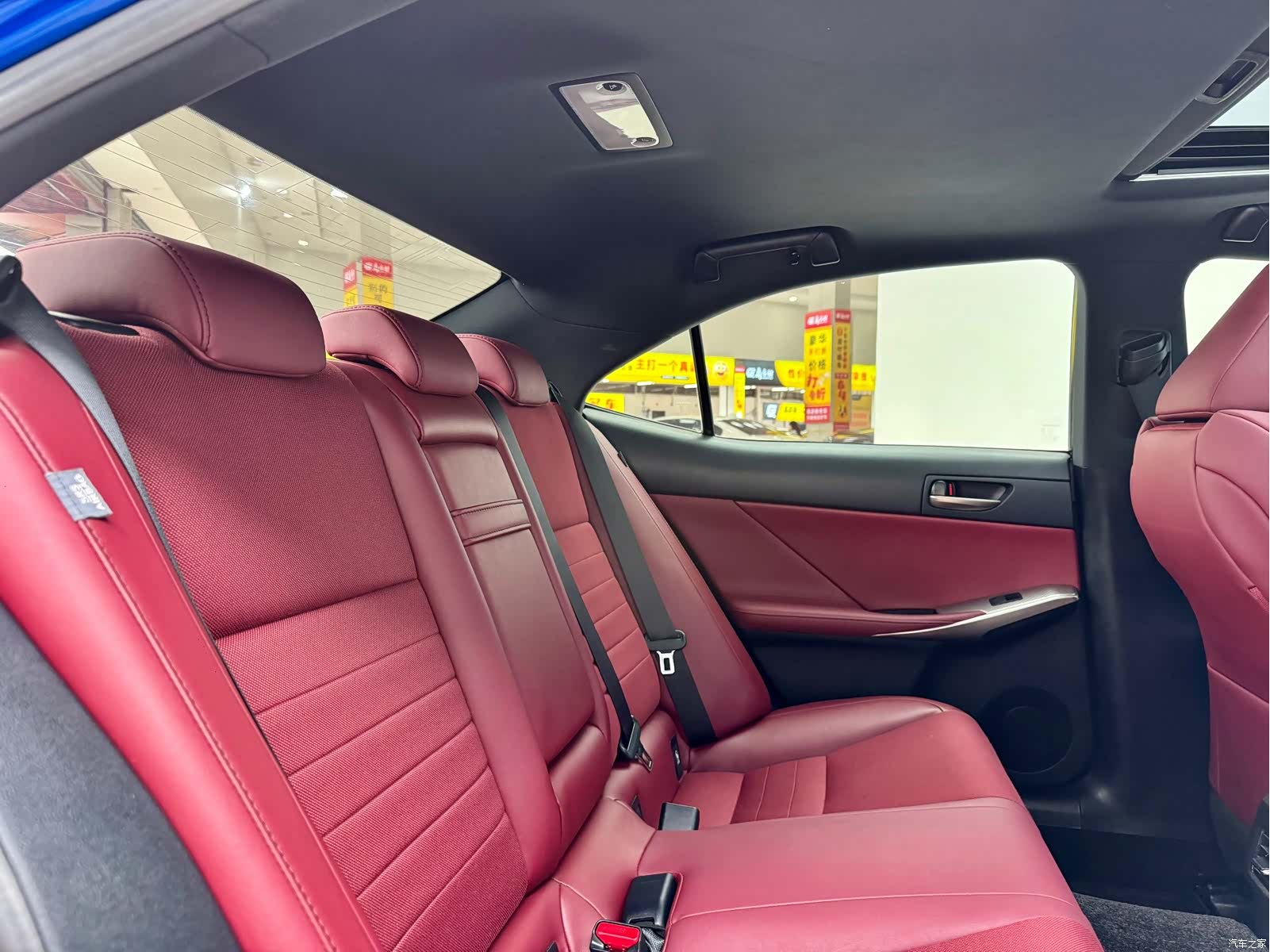 Lexus IS, 2018 12