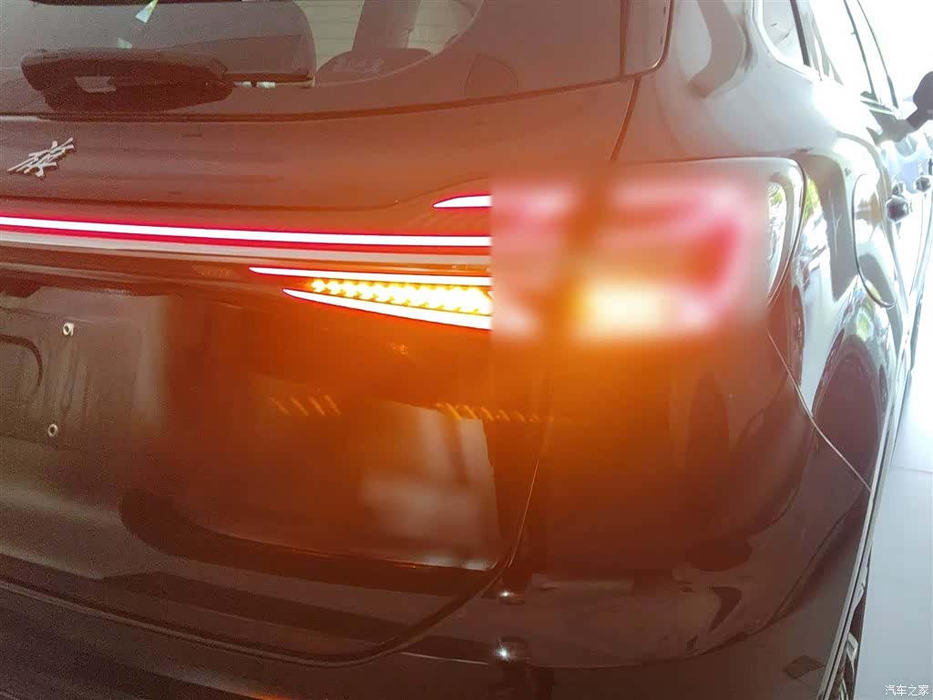 Hongqi HS5, 2023 24