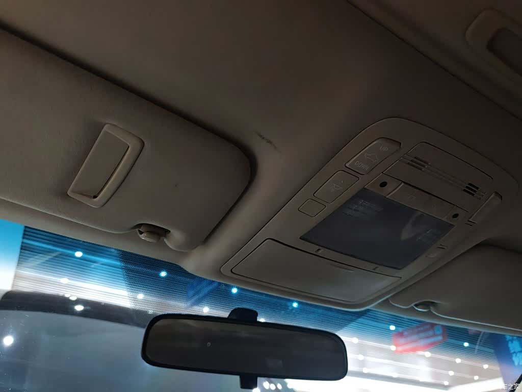 Toyota Crown, 2017 14