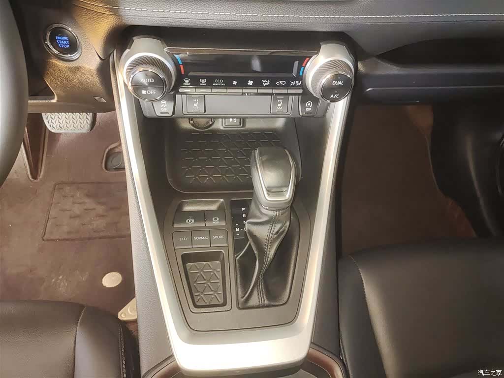 Toyota RAV4, 2023 13