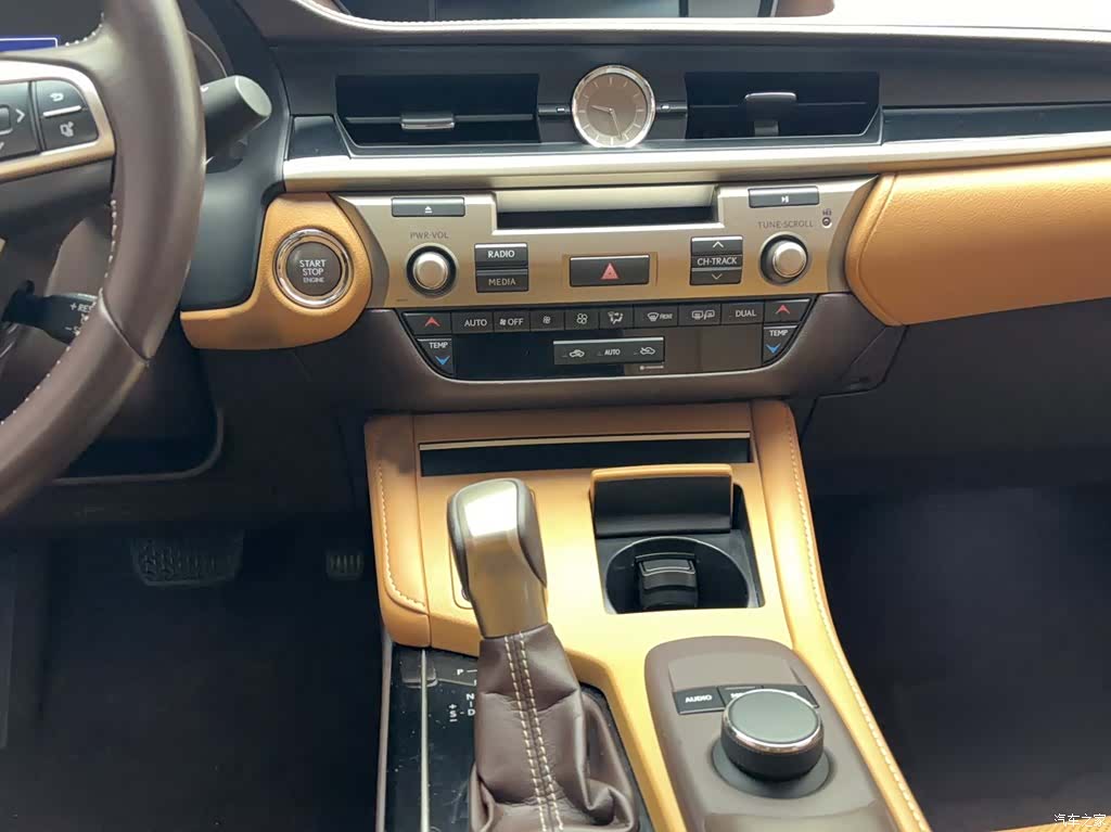 Lexus ES, 2018 10