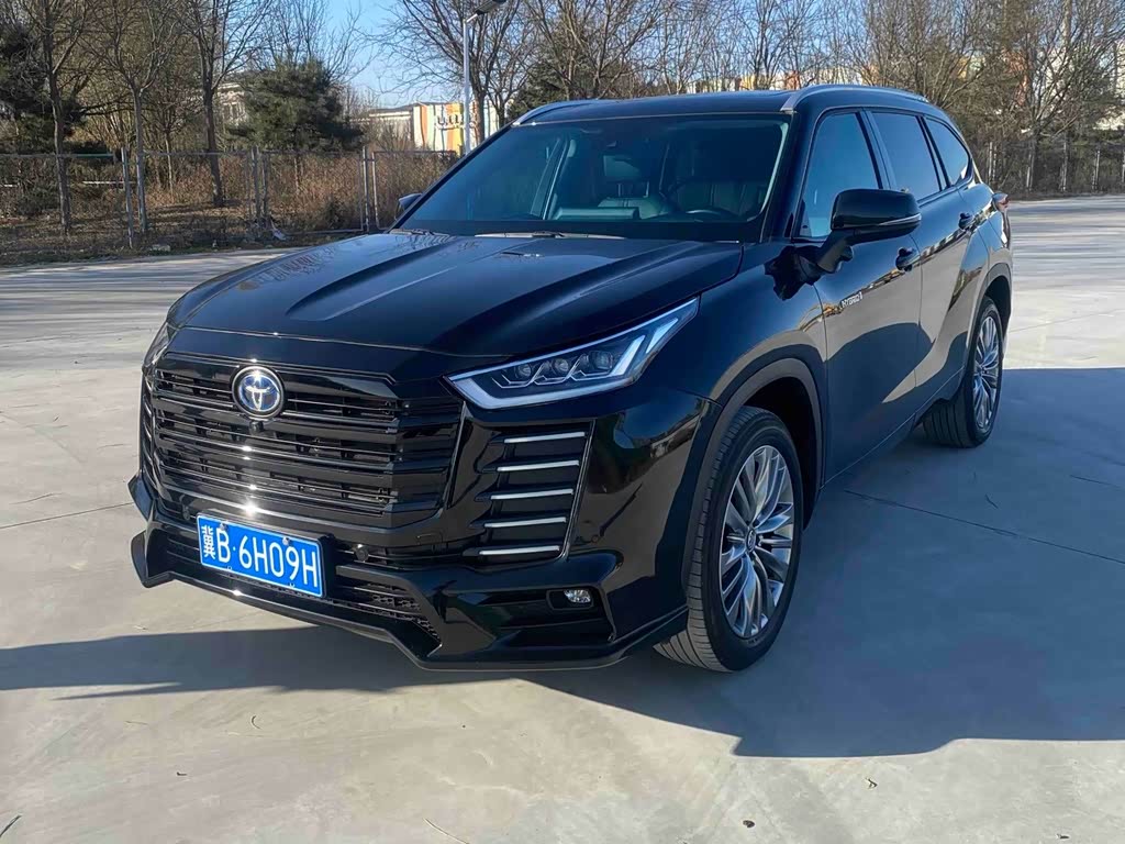 Toyota Highlander 2022 2.5L Luxury 7 мест