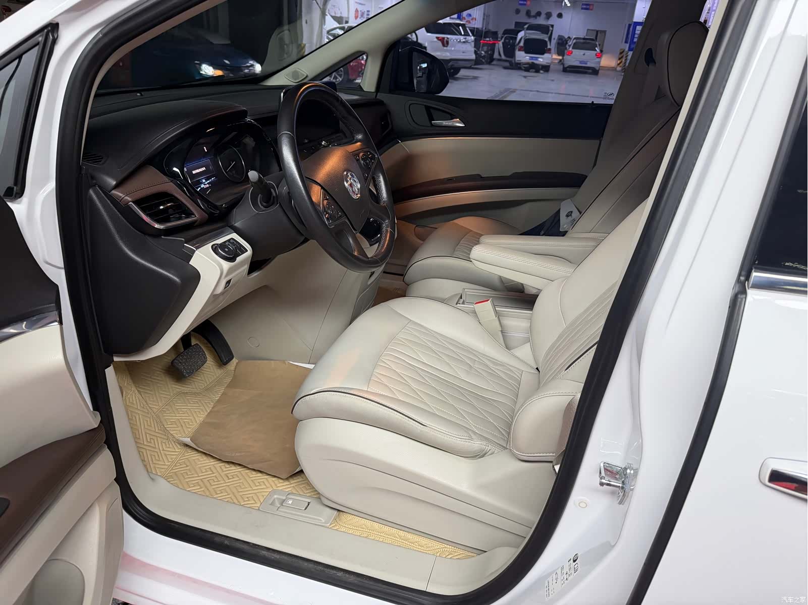 Buick GL8, 2022 12