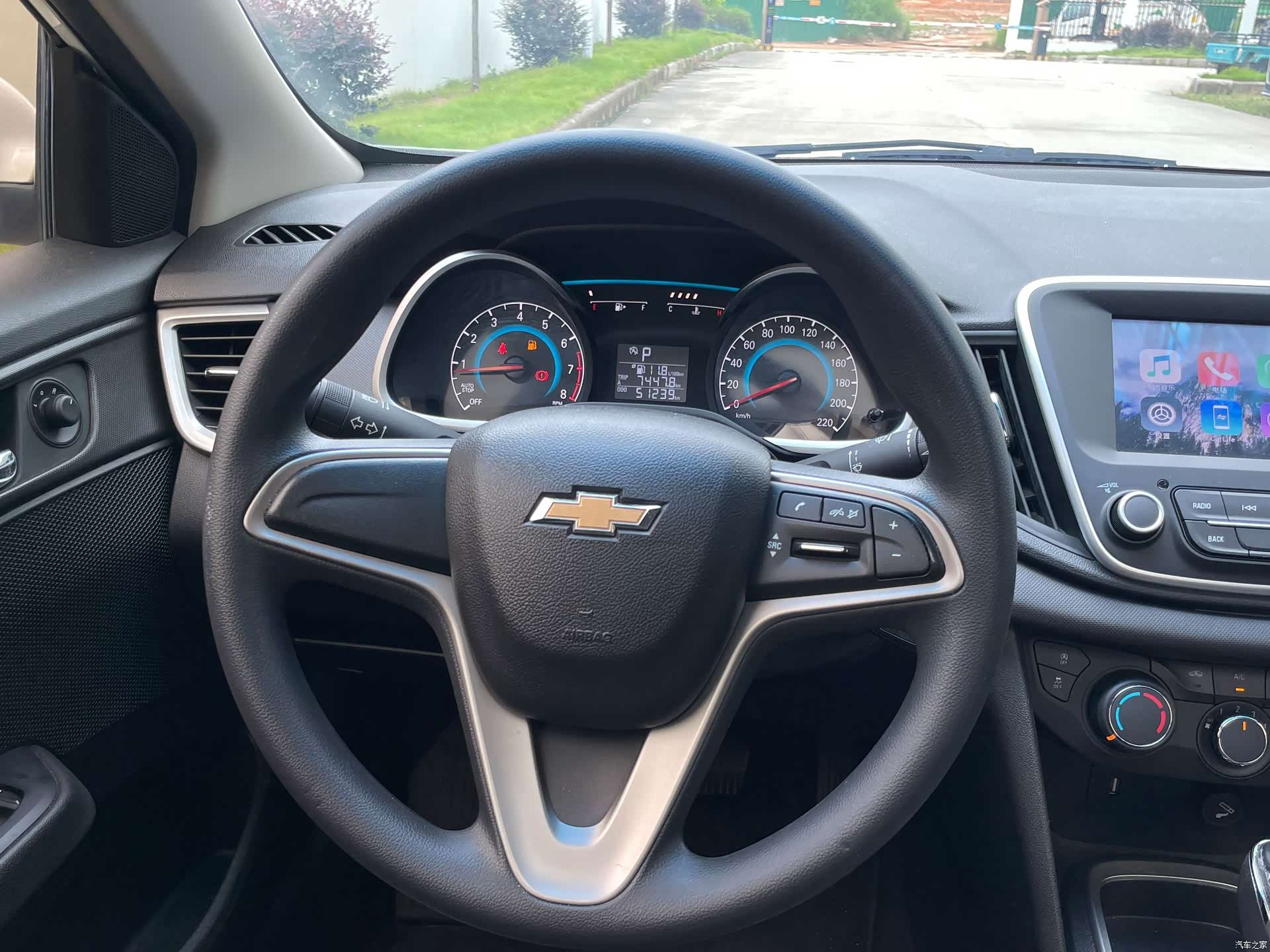 Chevrolet 320, 2018 13