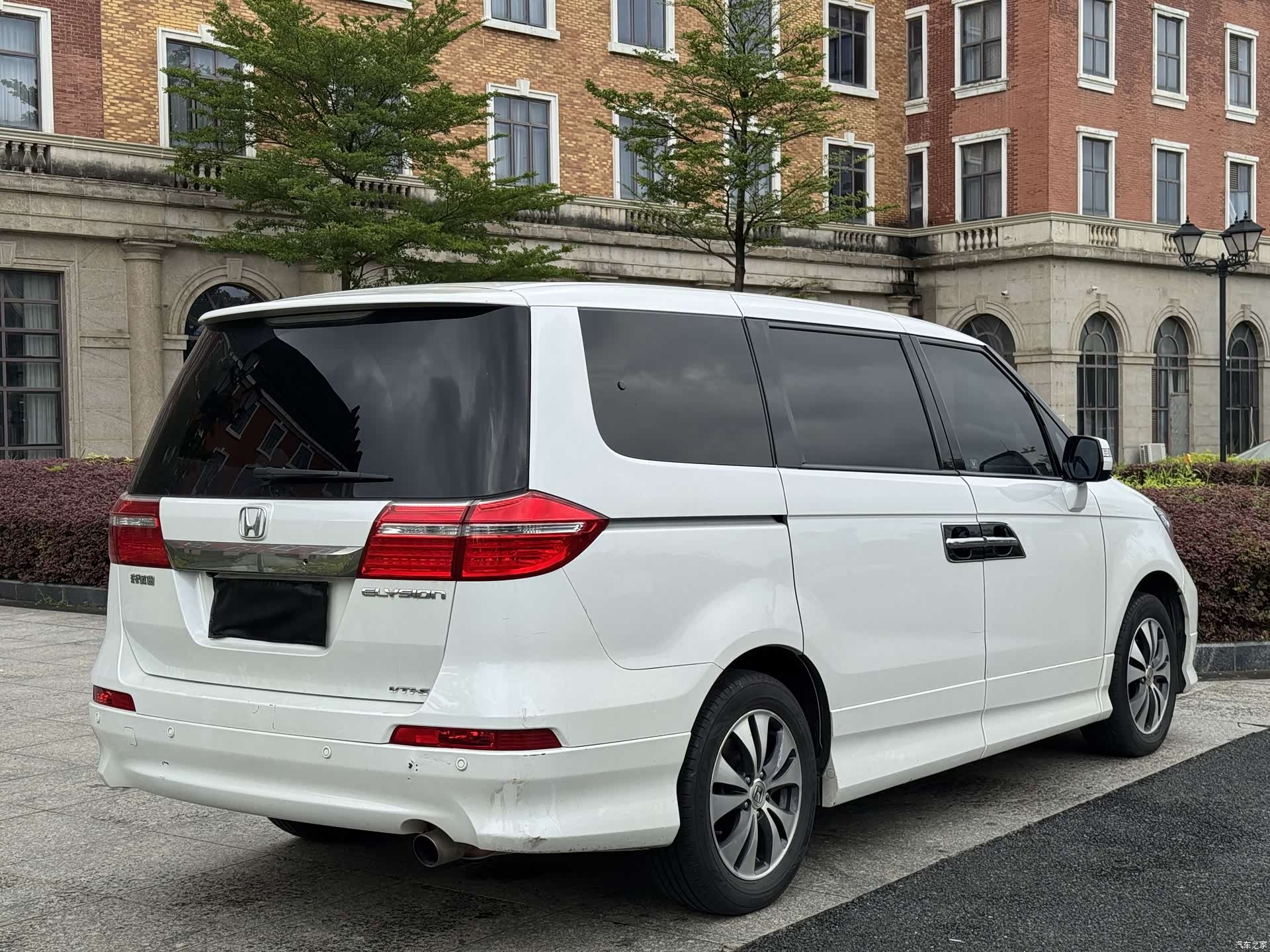 Honda Elysion, 2016 все фото