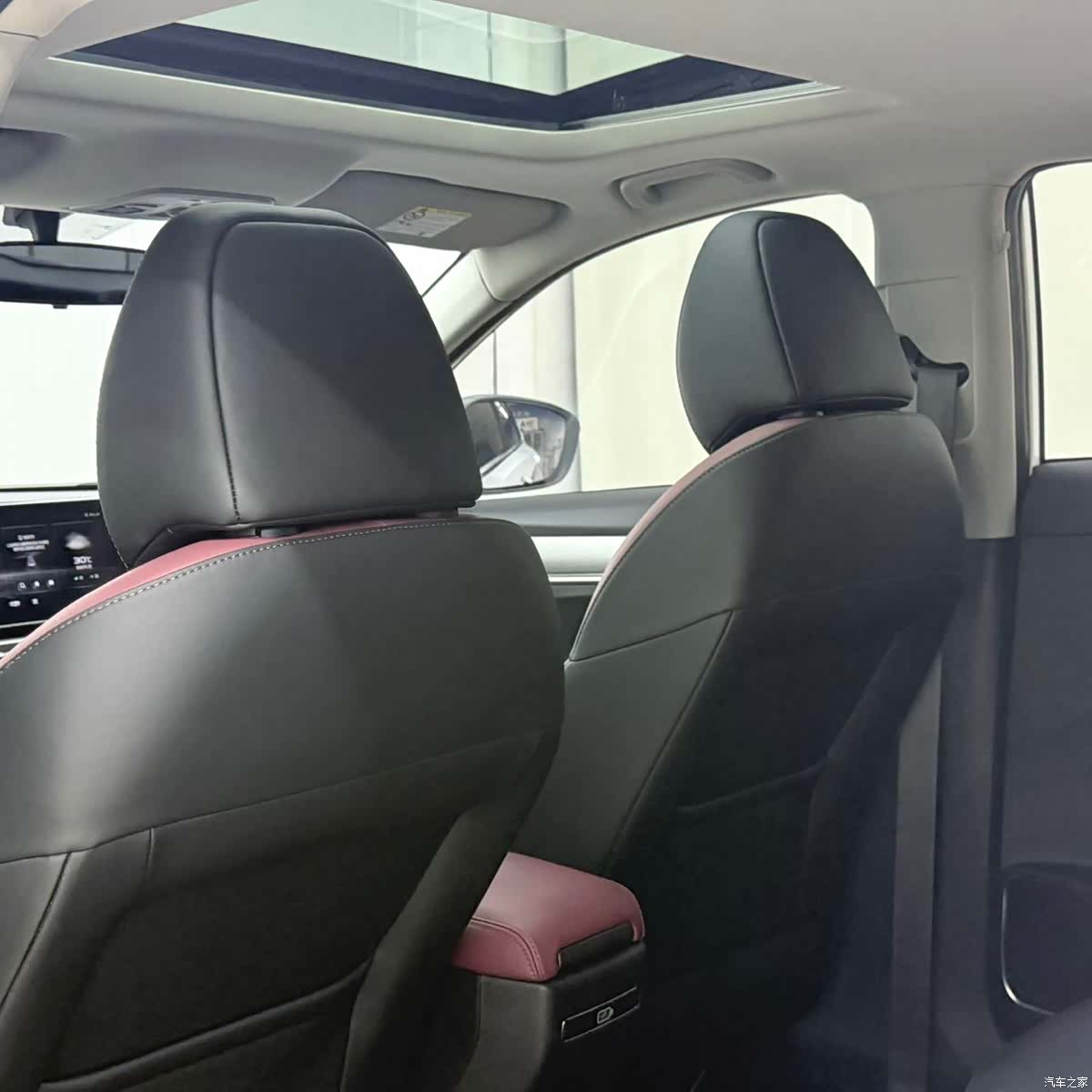 Geely Coolray, 2021 8