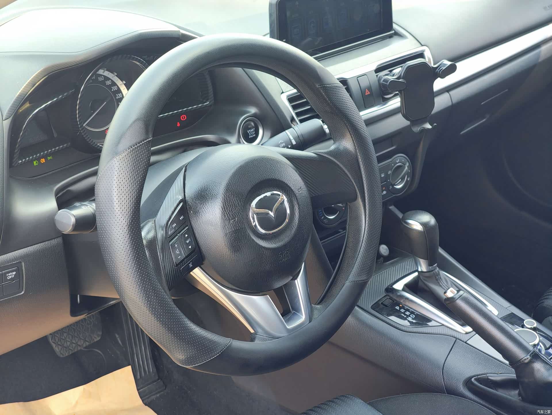 Mazda Mazda3, 2016 11