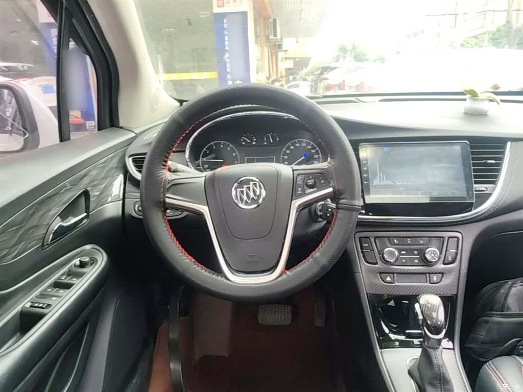Buick Encore, 2017 11