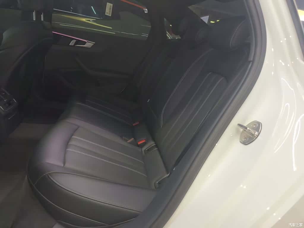 Audi A4L, 2024 17