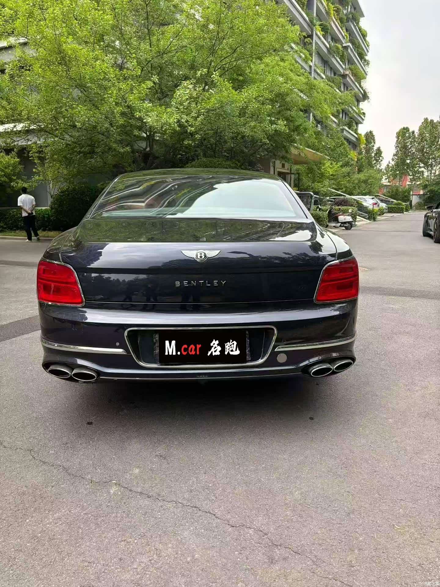 Bentley Flying Spur, 2022 6