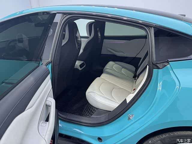 Xiaomi SU7, 2024 11