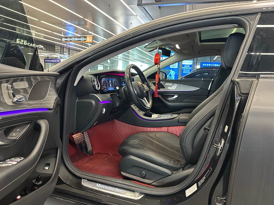 Mercedes-Benz CLS Mercedes-Benz CLS