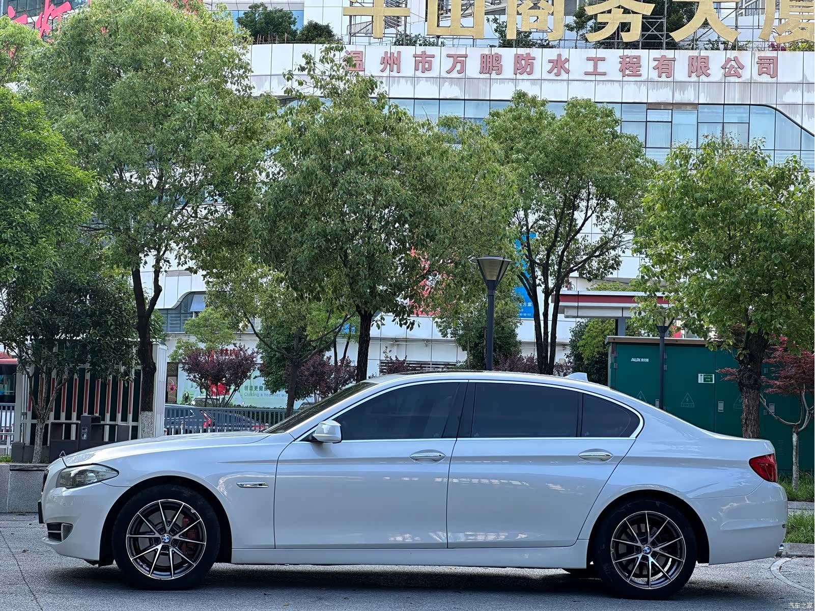BMW 5 Series, 2011 4