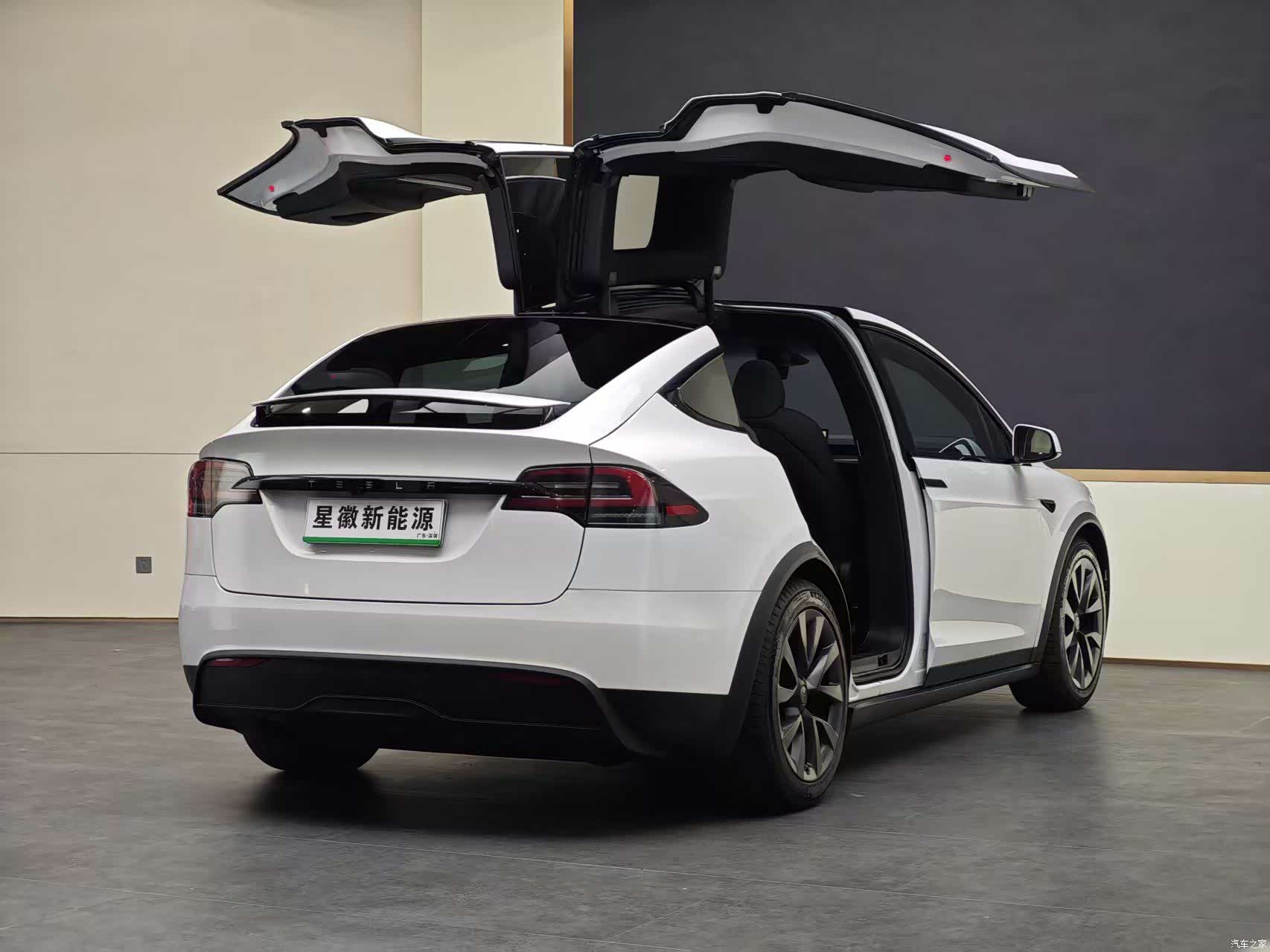 Tesla Model X, 2024 14
