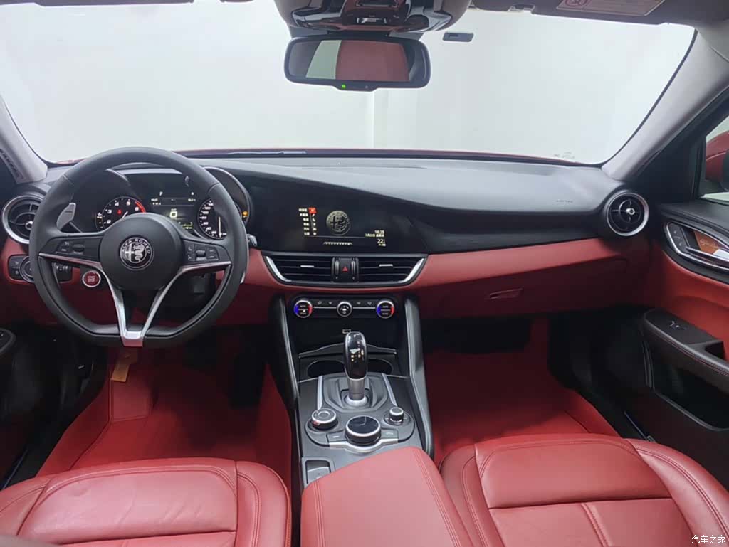 Alfa Romeo Giulia, 2018 16