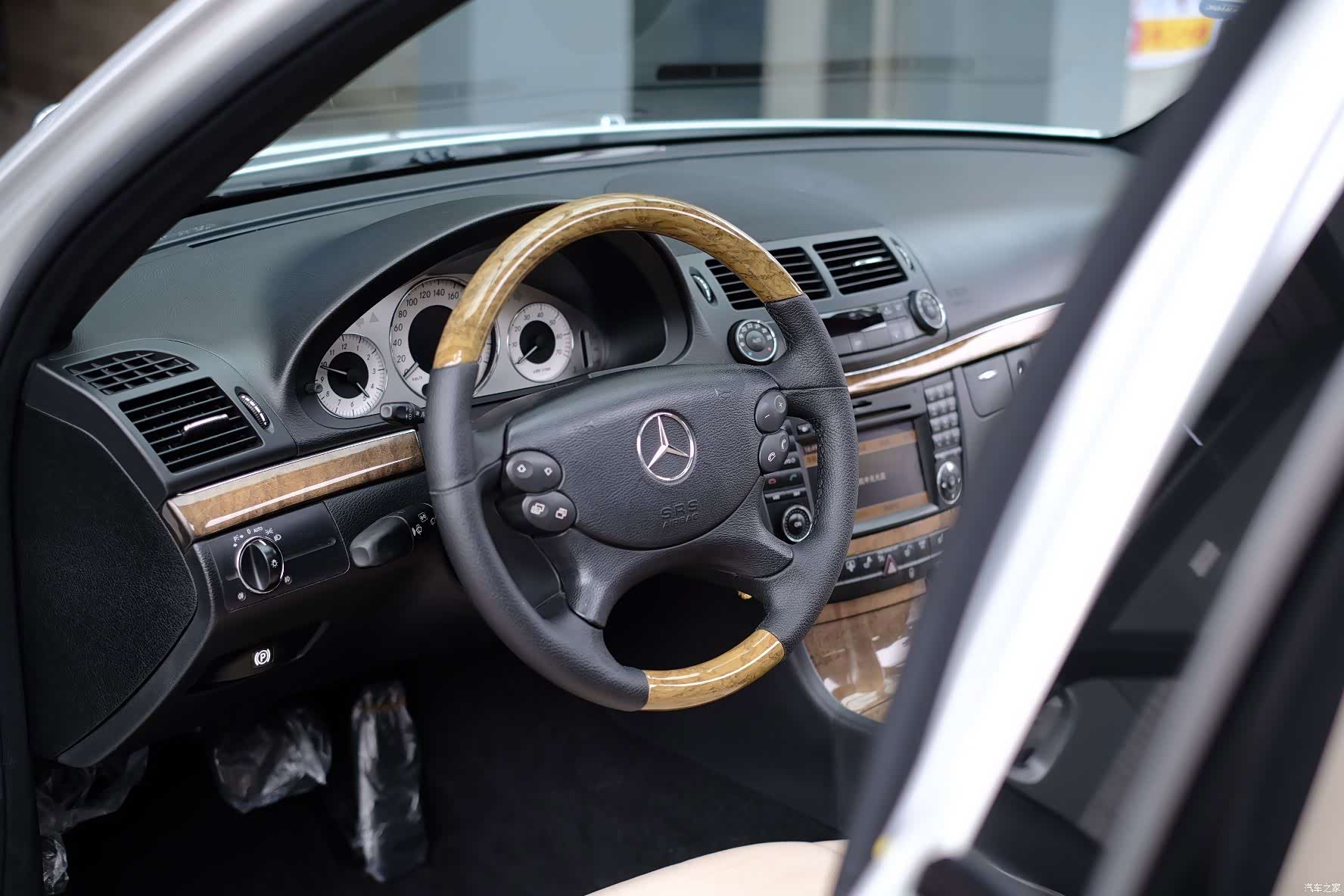 Mercedes-Benz E-Class, 2009 37