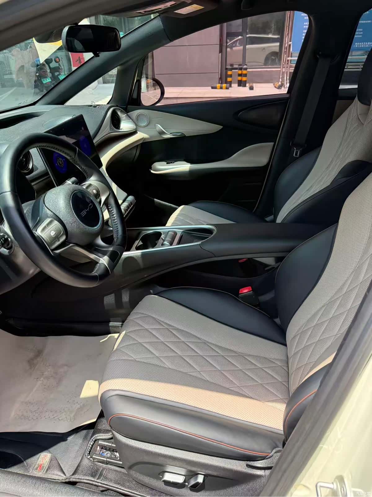 BYD Dolphin, 2022 6