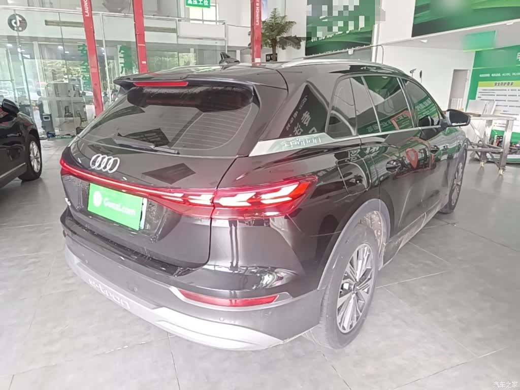 Audi Q5 e-tron, 2024 7