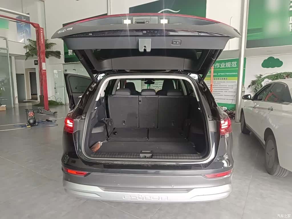Audi Q5 e-tron, 2024 19