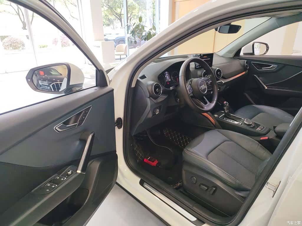 Audi Q2L, 2020 12