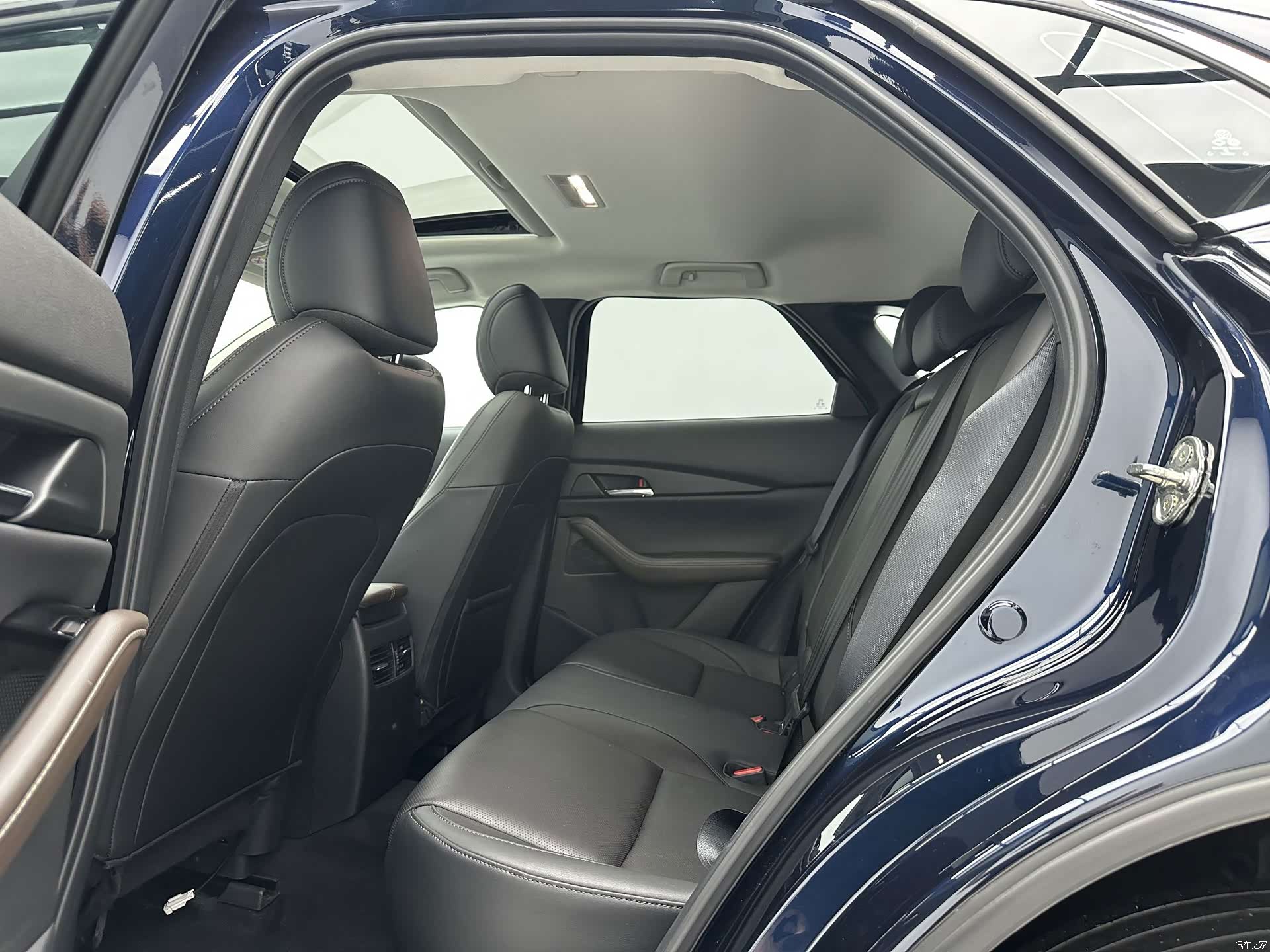 Mazda CX-30, 2023 6
