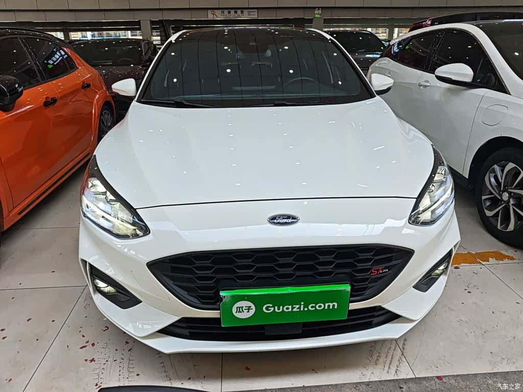 Ford Focus, 2022 3
