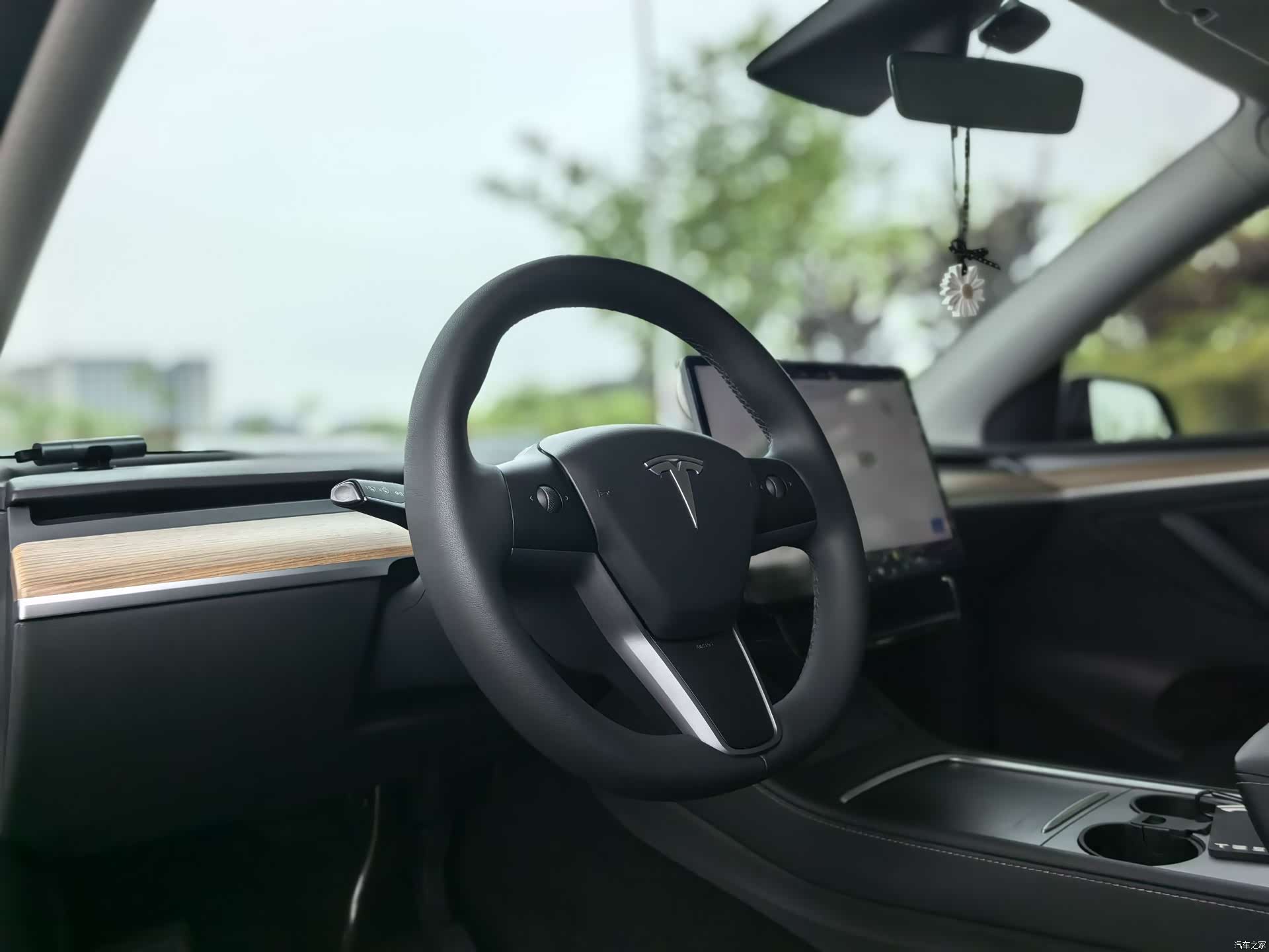 Tesla Model Y, 2022 все фото