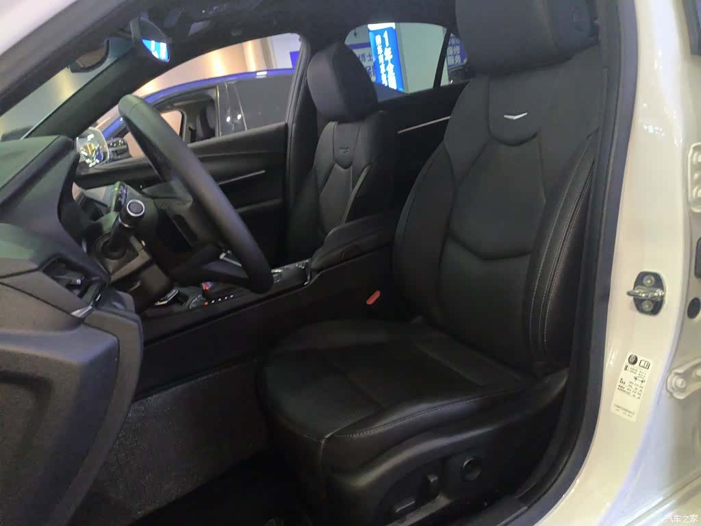 Cadillac CT4, 2023 15