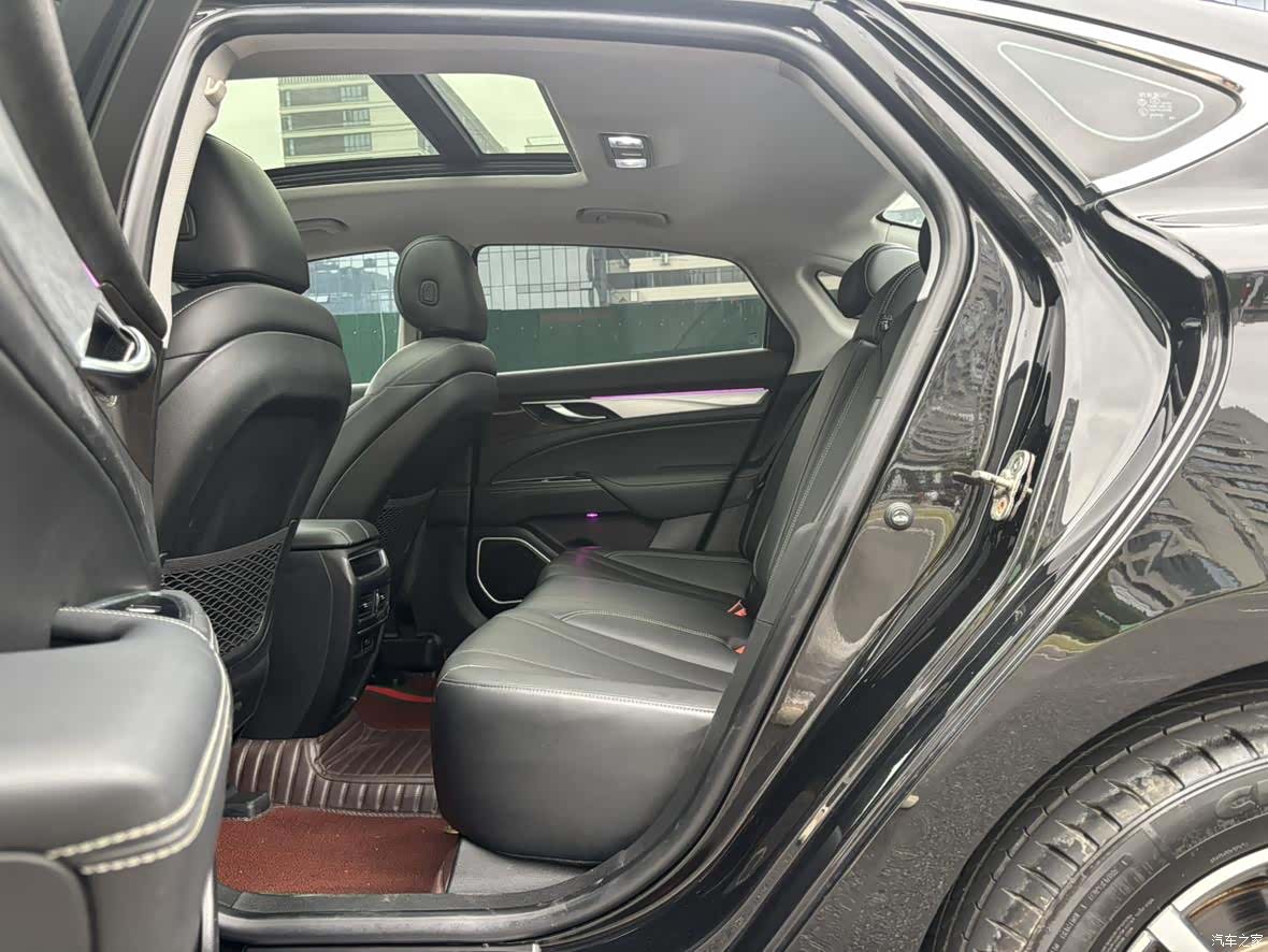 Geely +, 2022 все фото