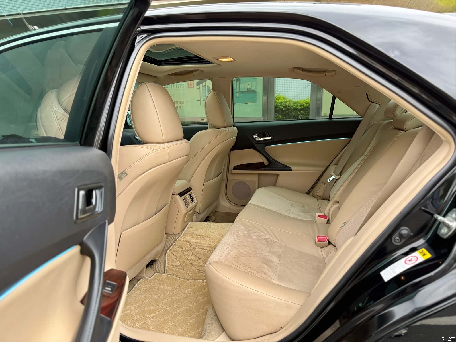 Toyota 2.5V, 2012 9