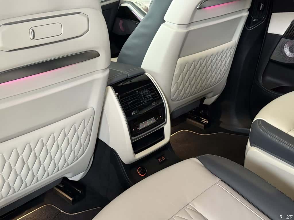 BMW X7, 2023 26