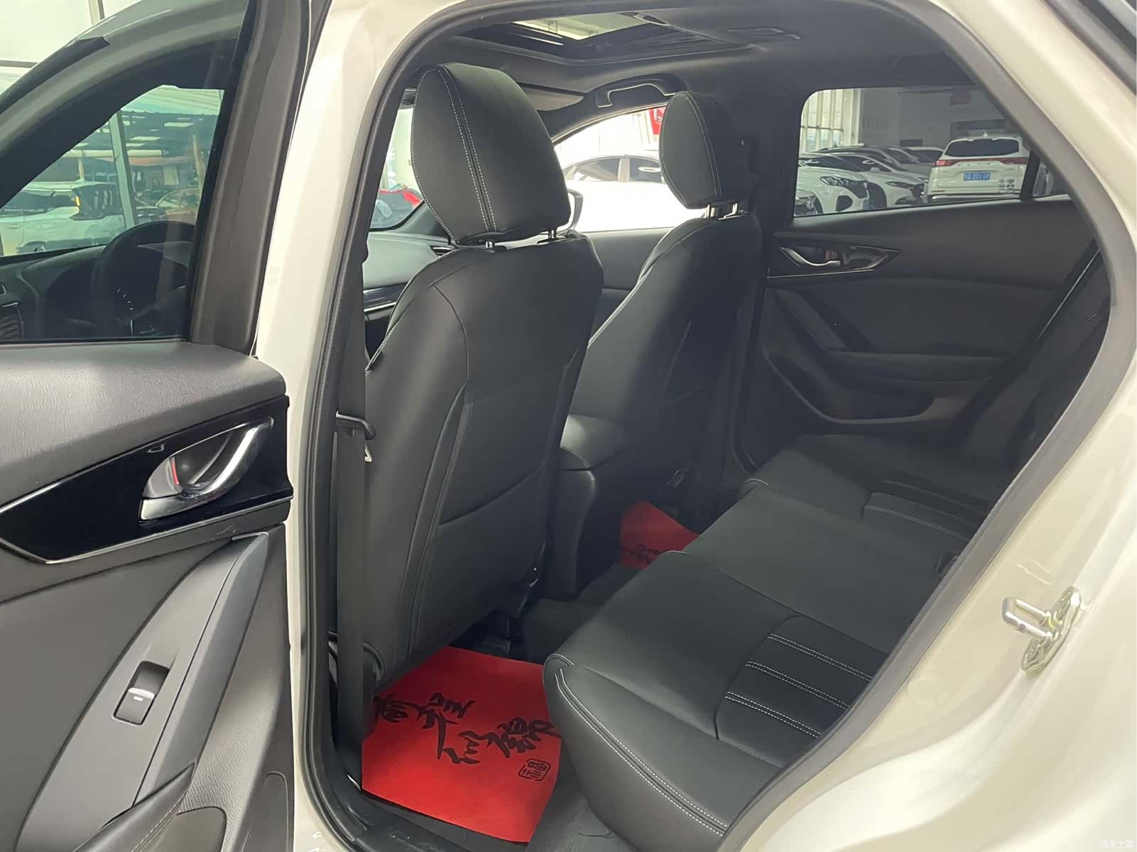 Mazda CX-4, 2023 8