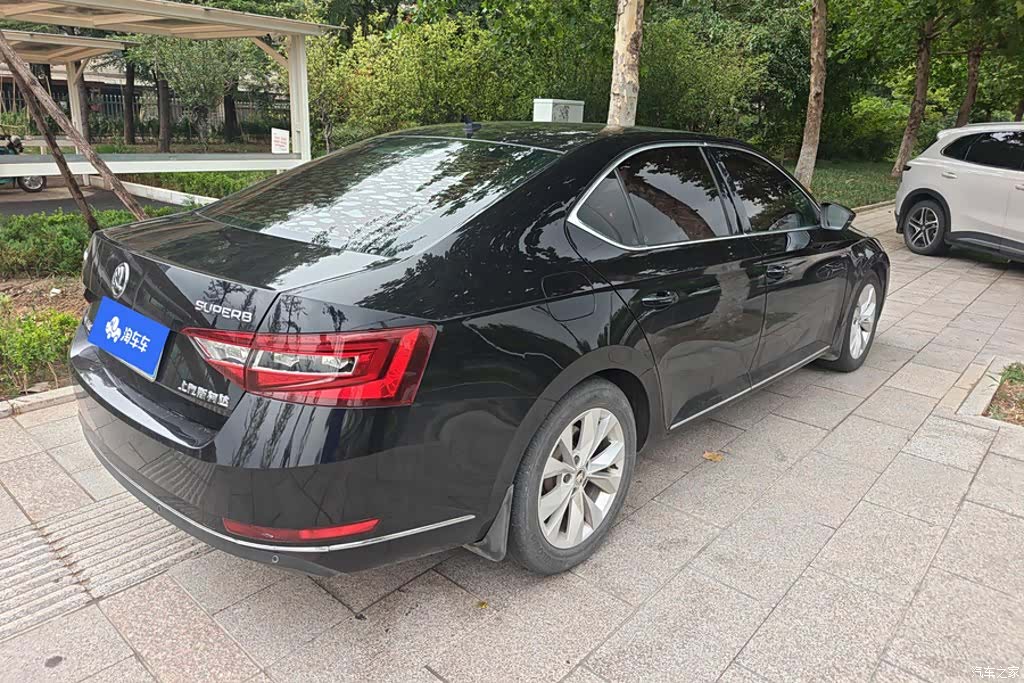 Skoda Superb, 2018 3