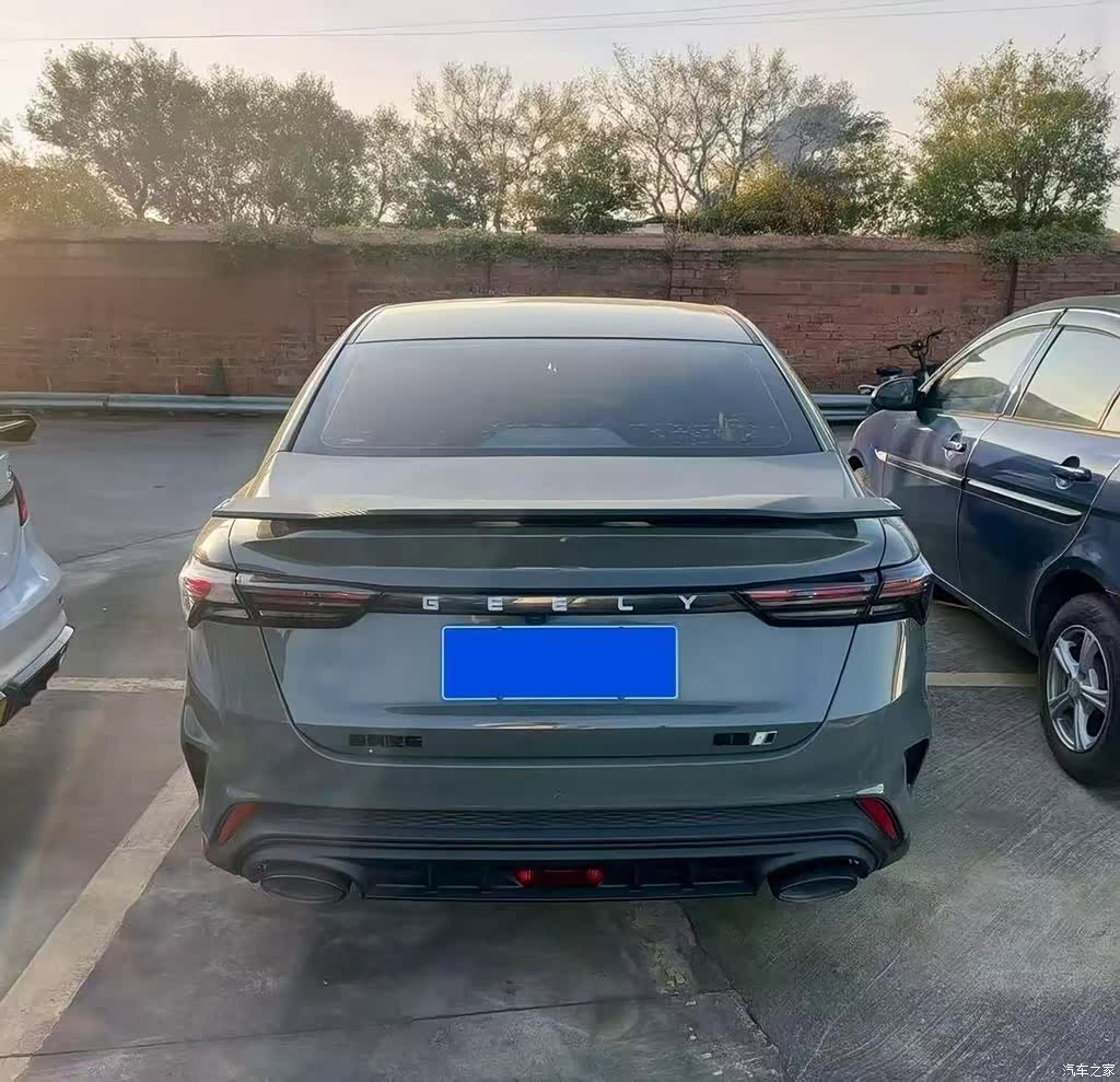 Geely Binray, 2022 4