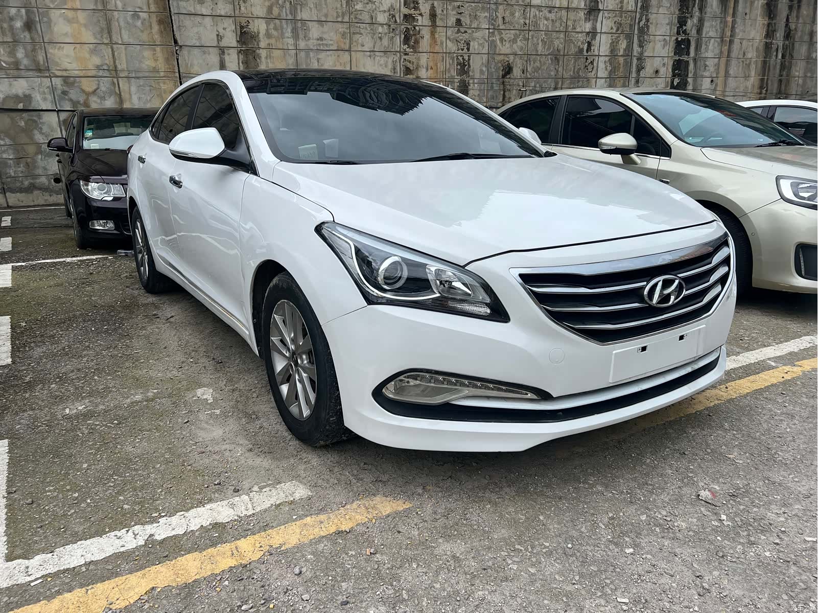 Hyundai GLS, 2015 3