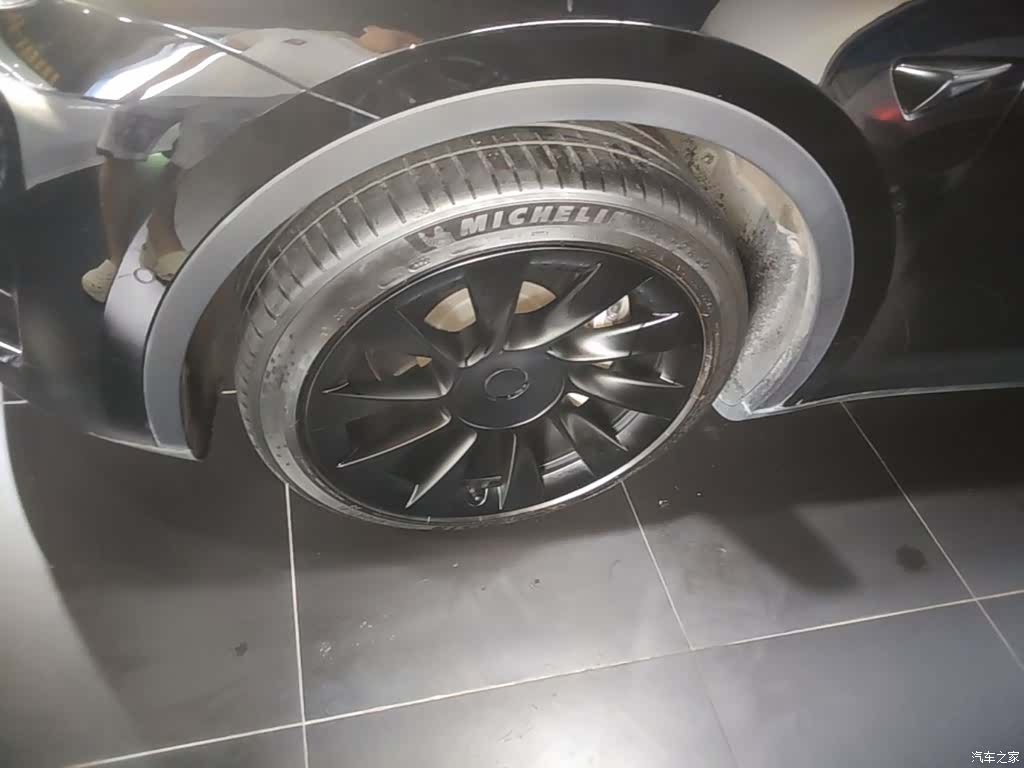 Tesla Model Y, 2022 23