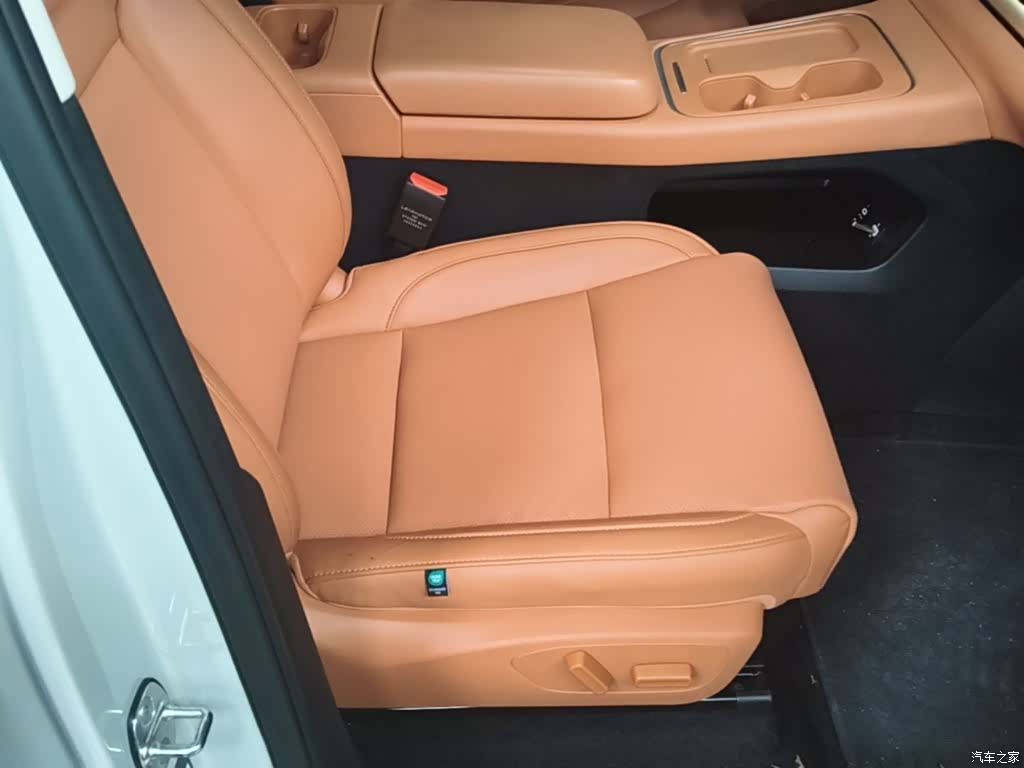 Leapmotor C10, 2025 25