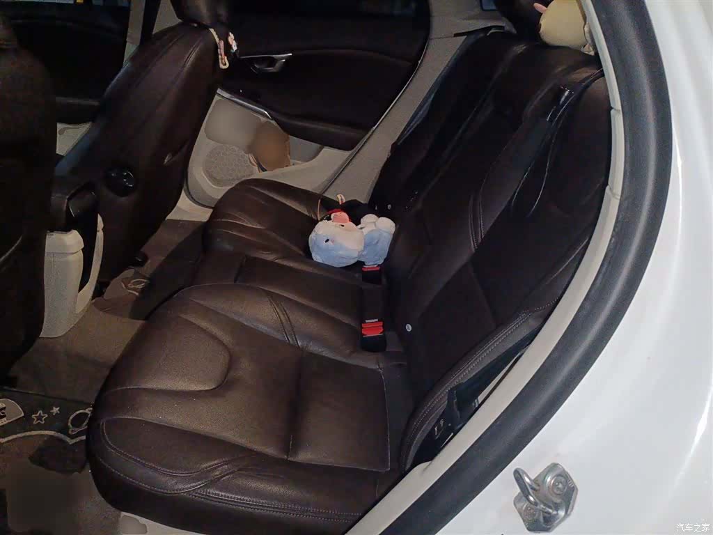 Volvo V40, 2016 15