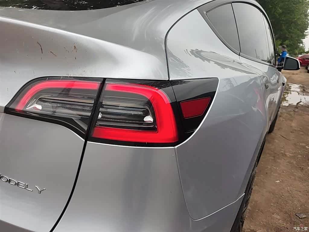 Tesla Model Y, 2023 8