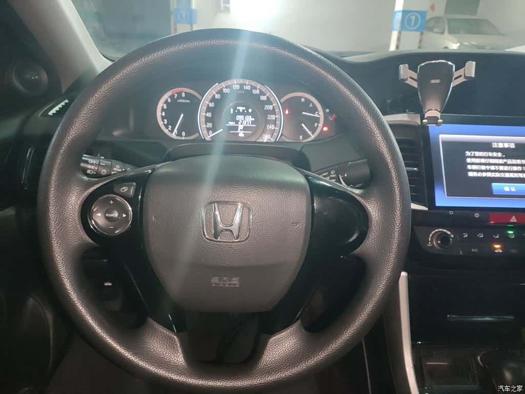 Honda Accord, 2018 11