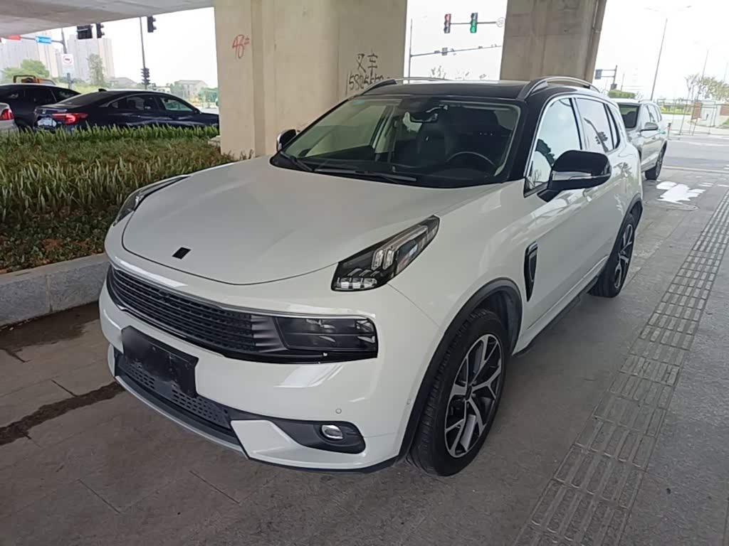 Lynk & Co 01