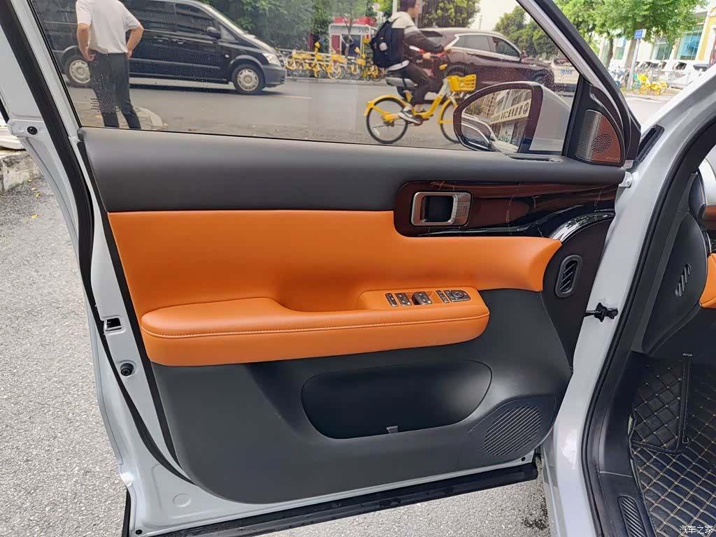 Wuling Starlight, 2025 6